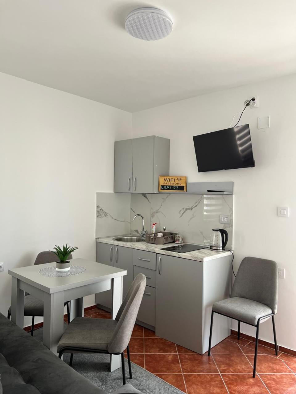 Kontiki Apartments Ulcinj Exterior foto